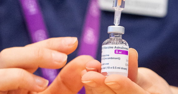 Brytyjsko-szwedzki koncern AstraZeneca zaoferował przyspieszenie dostaw do UE swojej szczepionki przeciw Covid-19 - przekazała agencja Reutera, opierając się na dwóch źródłach. W piątek AstraZeneca informowała o zmniejszeniu dostaw preparatu do UE.