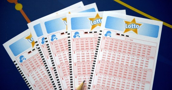We wtorkowym losowaniu Lotto nie odnotowano głównej wygranej. To oznacza, że w czwartkowym losowaniu "szóstka" może być więc warta nawet 22 000 000 zł.