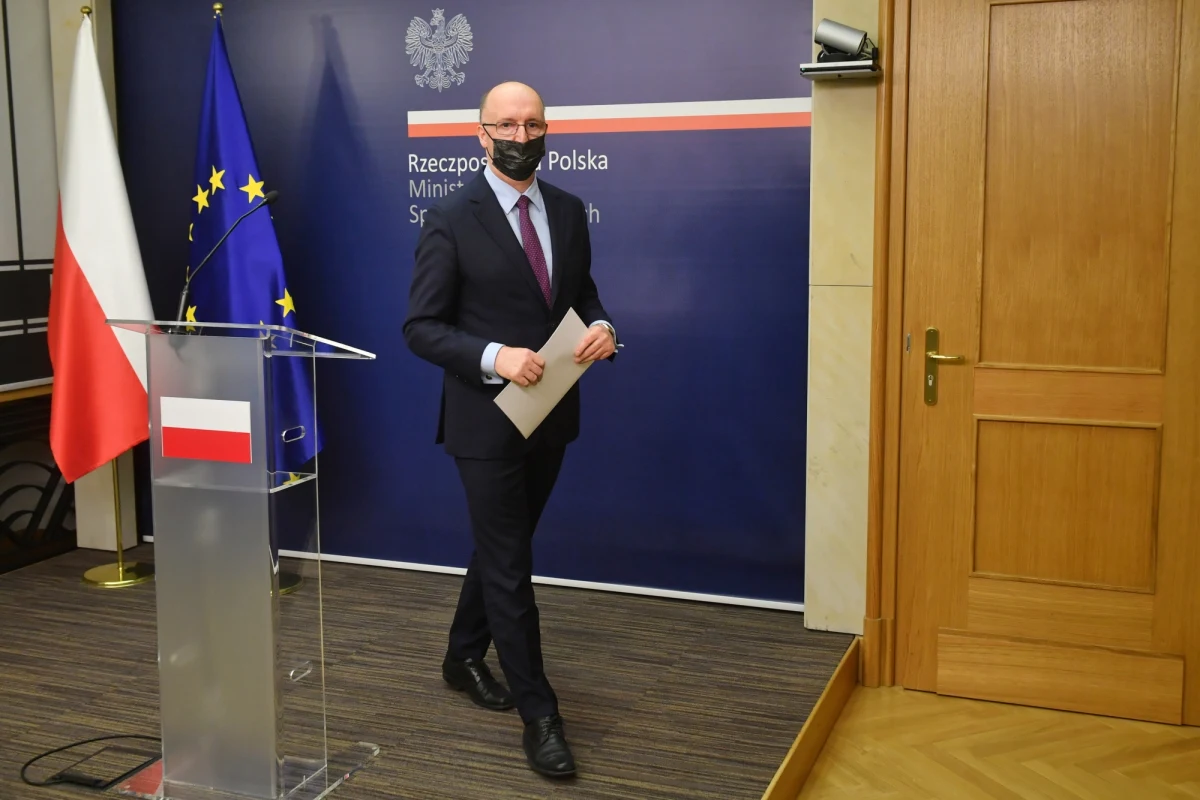 Posiedzenie, na którym senatorowie będą głosować zgodę na powołanie nowego Rzecznika Praw Obywatelskich, może być najliczniejszym od czasu wprowadzenia możliwości zdalnego udziału w obradach. Mobilizacja przed podjęciem prestiżowo istotnej decyzji trwa już teraz, mimo że dojdzie do niej dopiero za trzy tygodnie. Powodem są obawy o wpadkę w samym głosowaniu.