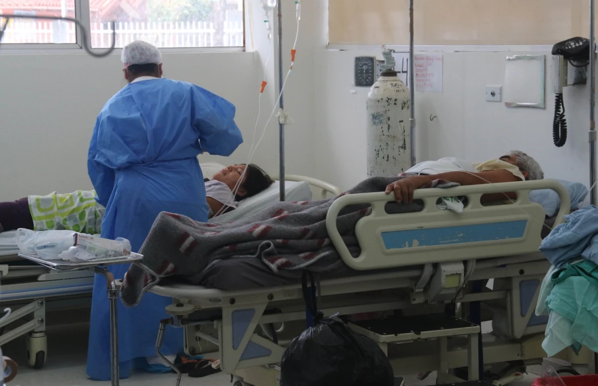 Na wniosek prokuratury w Brescii na północy Włoch w areszcie domowym umieszczono ordynatora oddziału ratunkowego szpitala w Montichiari. Mężczyzna ma zarzut umyślnego zabójstwa dwóch pacjentów chorych na Covid-19.  Według śledczych w marcu ub. roku podał im leki, które spowodowały ich śmierć. 