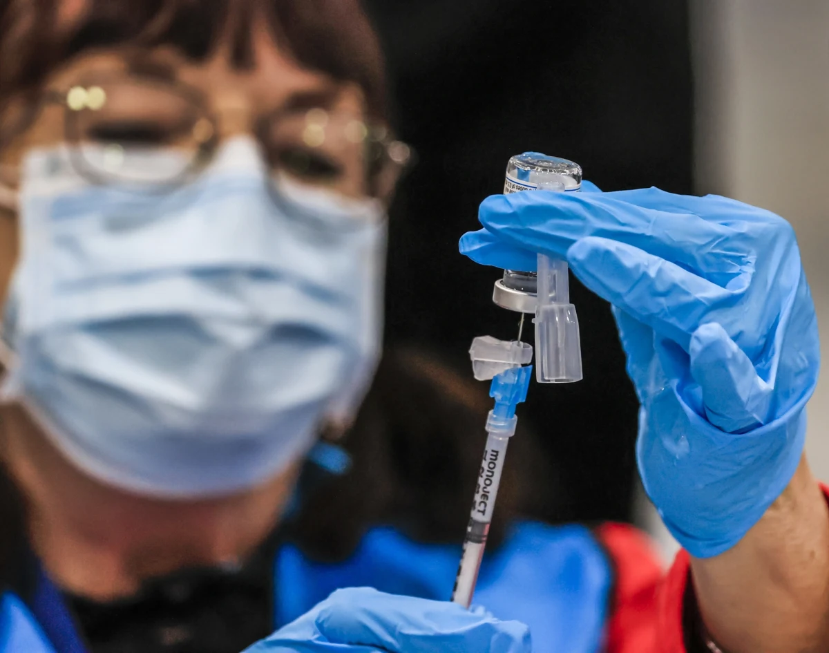 Unia Europejska i AstraZeneca nie dokonały przełomu w kwestii opóźnionych dostaw szczepionek Covid-19, powiedziała komisarz UE ds. Zdrowia Stella Kyriakides po środowym spotkaniu z przedstawicielami firmy. W ubiegłym tygodniu AstraZeneca podała, że dostawy jej szczepionki do krajów Unii Europejskiej w pierwszym kwartale 2021 r. będą mniejsze niż pierwotnie ustalono. 