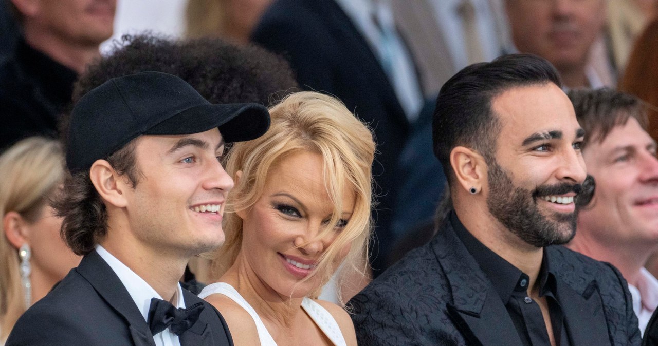 W środę Pamela Anderson ogłosiła, że niedawno ponownie wyszła za mąż. Wybrankiem jej serca jest jej osobisty ochroniarz, Dan Hayhurst. Aktorka odmalowała ich miłość jako romantyczną historię, która przydarzyła się im podczas lockdownu. Teraz głos postanowiła zabrać poprzednia partnerka Hayhursta. Zarzuca zakochanym, że zbudowali swoje szczęście na jej krzywdzie.