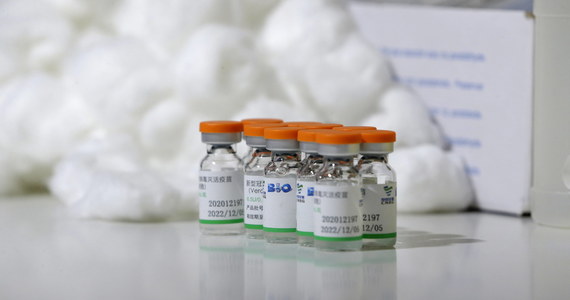 Komisja Europejska wprowadza mechanizm autoryzacji eksportu szczepionek. Ma on obowiązywać do końca marca. W ten sposób Komisja Europejska chce powstrzymać opóźnienia w dostawach preparatów przeciw Covid-19 do unijnych krajów. 