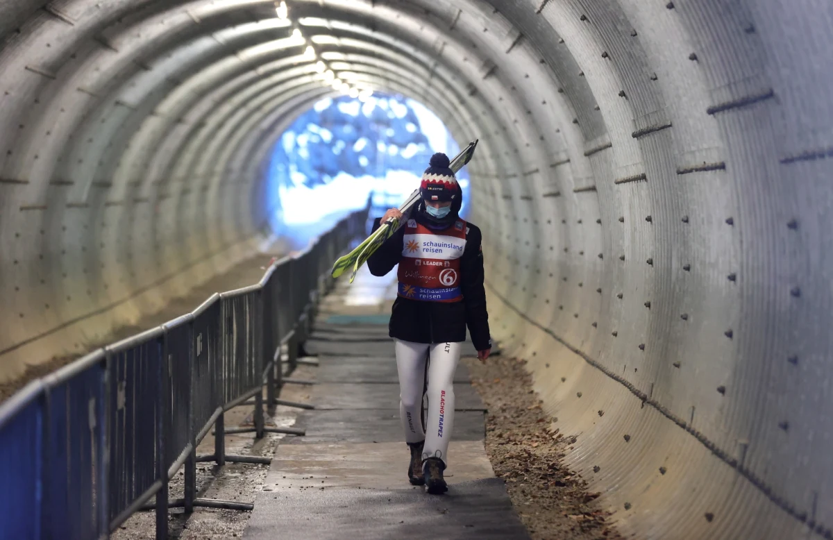 Polscy skoczkowie narciarscy wystartują dziś w pierwszym z dwóch konkursów Pucharu Świata w niemieckim Willingen. Kwalifikacje wygrał Andrzej Stękała, a piąte miejsce zajął Klemens Murańka z rekordem skoczni 153 m.