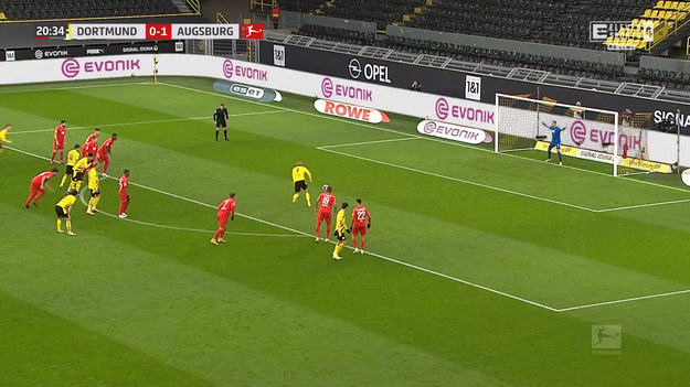 W 19. kolejce niemieckiej Bundesligi Borussia Dortmund podejmowała drużynę FC Augsburg. Spotkanie zakończyło się zwycięstwem gospodarzy 3-1.  