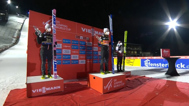 Kamil Stoch zajął trzecie miejsce w konkursie PŚ w Willingen i jako jedyny skoczek w historii, po raz siódmy na Muehlenkopfschanze stanął na podium. Zwyciężył lider Pucharu Świata Halvor Egner Granerud.
