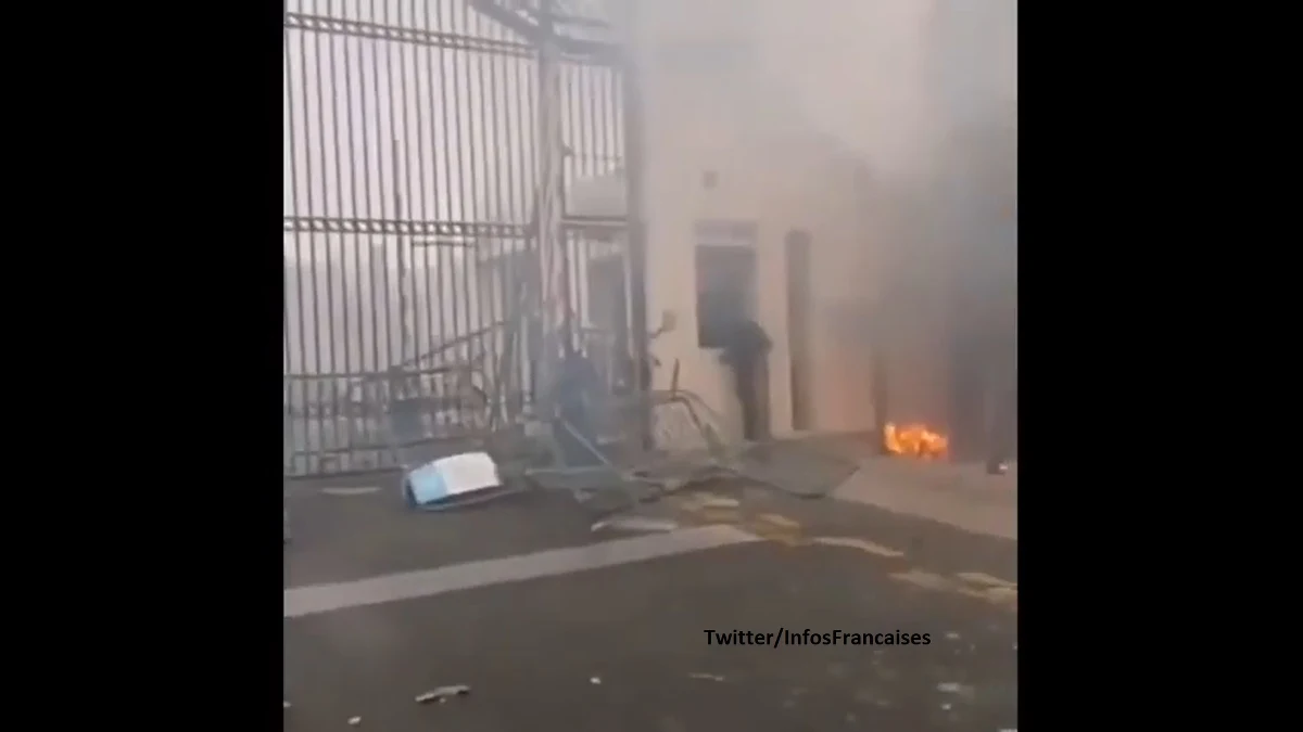 Zdegustowani postawą drużyny fani Olympique Marsylia, której piłkarzem jest od kilkunastu dni Arkadiusz Milik, wdarli się w sobotę na teren ośrodka treningowego. Rzucali racami, od których miało się zapalić drzewo, obrażali zawodników i szefa klubu.