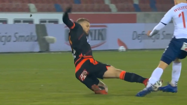 W meczu 15. kolejki PKO Ekstraklasy, Górnik Zabrze na własnym boisku podejmował Lecha Poznań. Spotkanie zakończyło się wynikiem 1-1. Oto kontrowersyjne sytuacje z tego meczu.