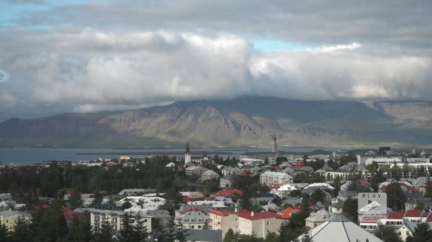 Obserwatorium Perlan to miejsce skąd można zobaczyć cały Reykjavik oraz okolice. Wiele osób zaczyna z tego miejsca swoje zwiedzanie stolicy Islandii. Po wyczerpującym dniu warto też wybrać się na... gorącą kąpiel!Fragment programu "Polacy za granicą", emitowanego na antenie Polsat Play.