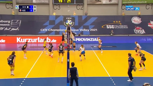 W spotkaniu grupy A Ligi Mistrzyń siatkarek SSC Palmberg Schwerin wygrał z Developresem SkyRes Rzeszów 3:2. Drużyna trenera Stephane Antigi w swym czwartym meczu w tej edycji rozgrywek poniosła czwartą porażkę i nie ma już szans na awans do fazy play-off.