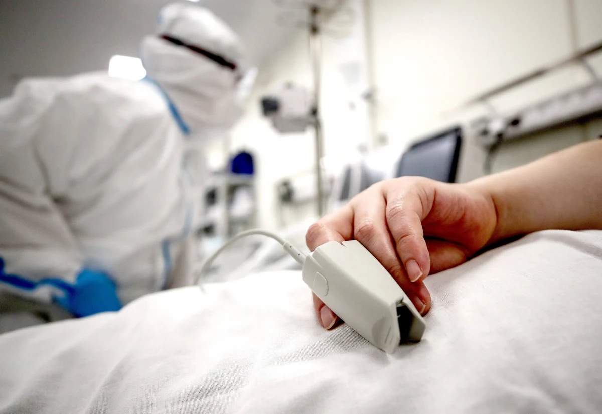 Ministerstwo zdrowia przedstawiło najnowsze dane na temat epidemii koronawirusa w Polsce. Mamy 6802 nowe zakażenia. 421 osób chorych na Covid-19 zmarło. 284 pacjentów miało choroby współistniejące. 