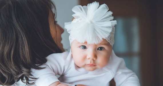 Pełną listę imion, które w ubiegłym roku cieszyły się dużym zainteresowaniem Polaków udostępnił rząd. Nowo narodzonym dzieciom rodzice najczęściej dawali na imię Zuzanna albo Julia, gdy rodził się chłopiec – Antoni.