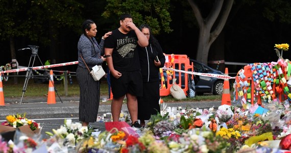 Na pół roku ograniczenia wolności skazał w środę wrocławski sąd mężczyznę, który w 2020 r. we wpisie na portalu społecznościowym pochwalał zamach na meczety w Nowej Zelandii, w którym w 2019 r. zginęło 51 osób.