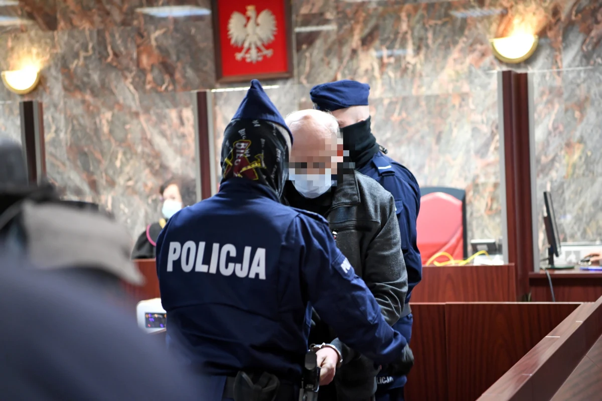 58-letni ks. Józef G., były proboszcz jednej z parafii w Tarnobrzegu, stanął przed sądem. Duchowny odpowiada za wykorzystywanie seksualne 12-letniego ministranta i nakłanianie go do fałszywych zeznań.