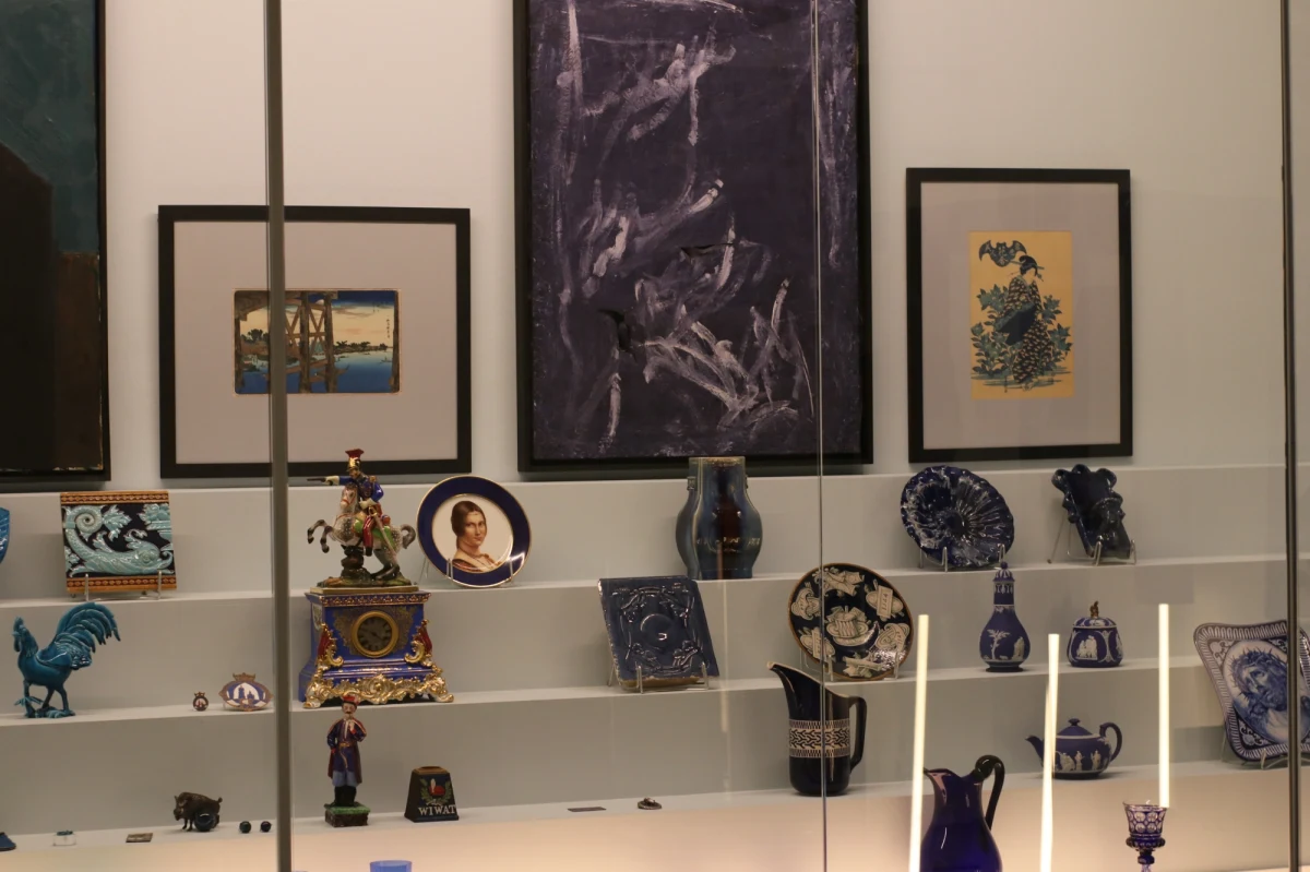 Prawie tysiąc osób odwiedziło we wtorek wszystkie oddziały Muzeum Narodowego w Krakowie. To był pierwszy dzień funkcjonowania tej placówki po lockdownie. Największym zainteresowaniem cieszy się nowa eksperymentalna wystawa - Moc Muzeum - która zastanawia się nad precesją sztuki w zależności od światła, zapachów czy dźwięków – mówi RMF FM Katarzyna Bik z Muzeum Narodowego w Krakowie.