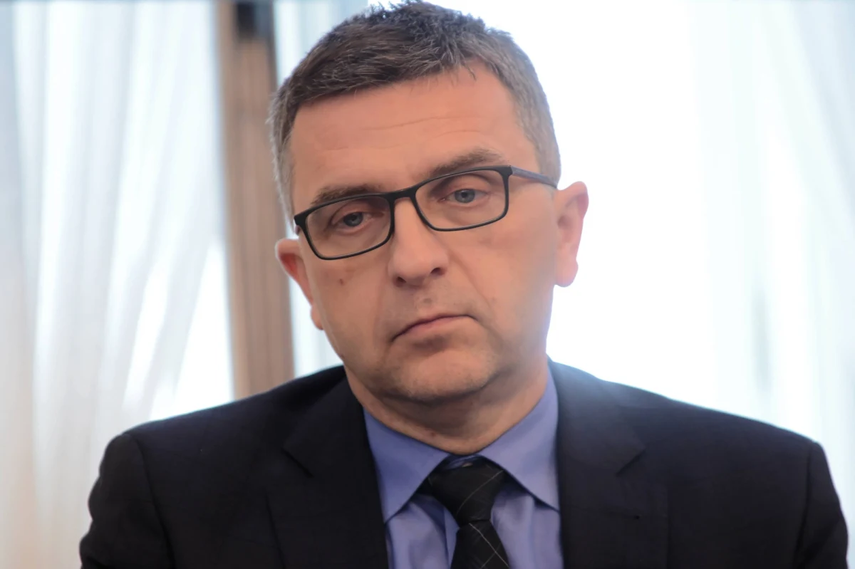 „Generalnie pacjentów onkologicznych zgłasza się mniej do szpitali. Głównie do tych szpitali, które nie zajmują się onkologią (…). Odrabianie strat będzie trwało kilka lat. Musimy się liczyć z tym, że spotka nas nowa fala pacjentów, którzy się zgłoszą do naszych szpitali. Tych pacjentów, którzy się nie zgłosili w okresie pandemii - to właściwie cały 2020 roku od marca – jak i tych pacjentów, którzy w tej chwili zachorują. To będzie poważne wyzwanie” – powiedział w Porannej rozmowie w RMF FM prof. Adam Maciejczyk.