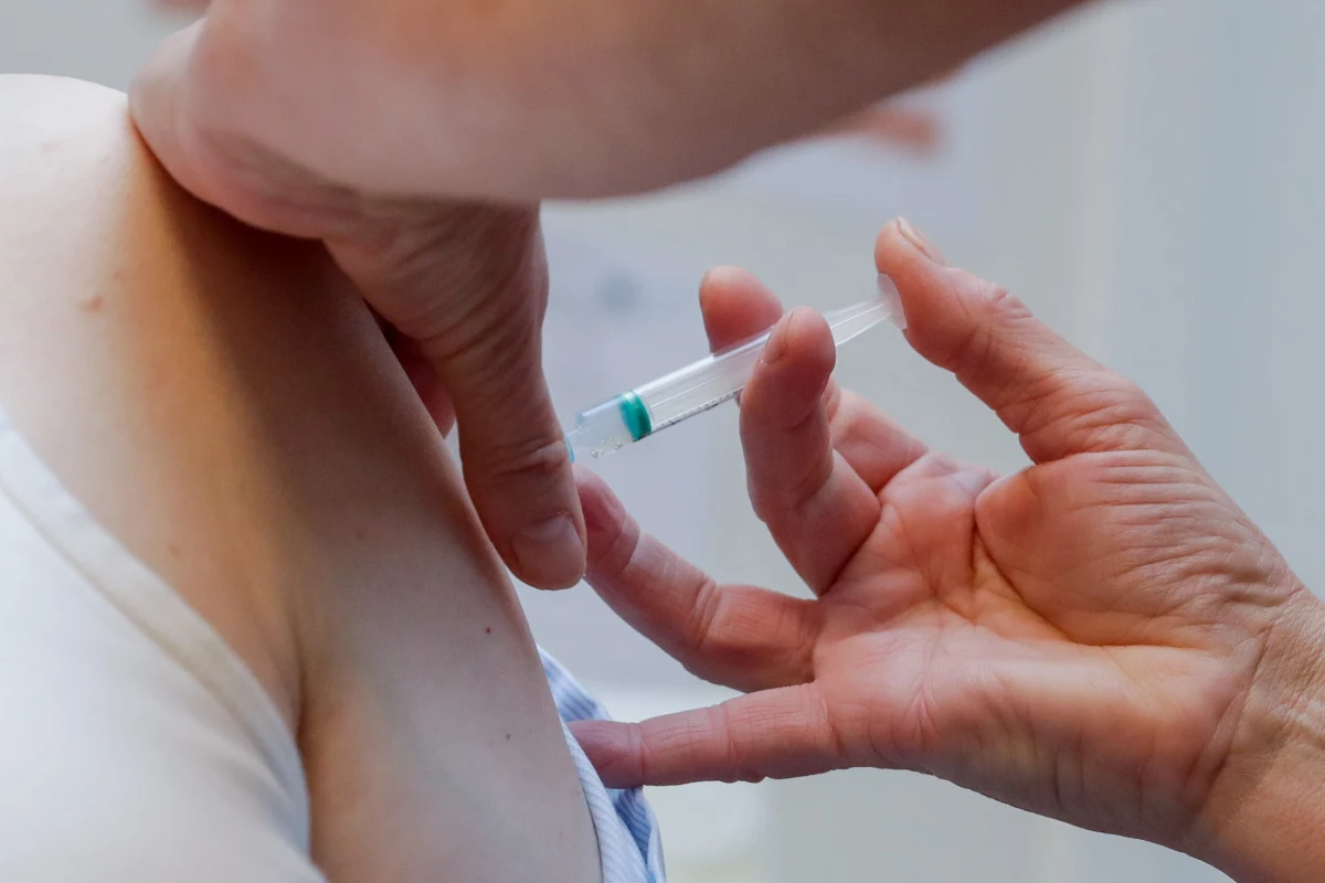 Odpowiedzialna za dopuszczanie do obrotu leków w Szwajcarii, Agencja Produktów Terapeutycznych (Swissmedic), odmówiła zatwierdzenia szczepionki firmy AstraZeneca. Jej zdaniem obecnie jest za mało danych, aby preparat ten mógł być stosowany skutecznie przeciwko Covid-19.