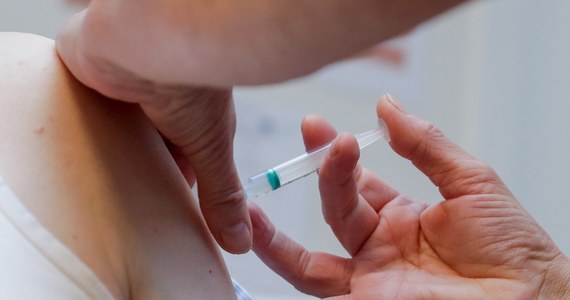 Odpowiedzialna za dopuszczanie do obrotu leków w Szwajcarii, Agencja Produktów Terapeutycznych (Swissmedic), odmówiła zatwierdzenia szczepionki firmy AstraZeneca. Jej zdaniem obecnie jest za mało danych, aby preparat ten mógł być stosowany skutecznie przeciwko Covid-19.