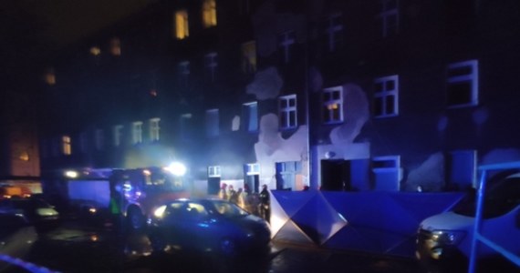 Tragedia we Wrocławiu: w pożarze kamienicy przy ul. Nowowiejskiej zginęło czterech mężczyzn. 