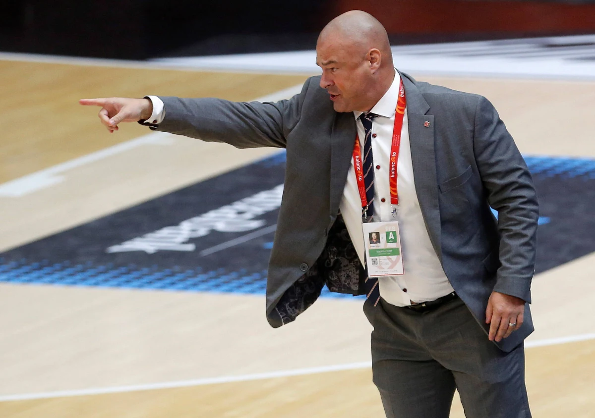 Trener reprezentacji Polski, Mike Taylor, wybrał 15 zawodników, którzy zagrają w kończącym eliminacje EuroBasketu zamkniętym turnieju w Arenie Gliwice. Biało-czerwoni, którzy są o krok od awansu na mistrzostwa, 19 i 21 lutego zmierzą się z Hiszpanią i Rumunią. "To połączenie weteranów z nowymi twarzami" – mówi o powołanej kadrze jej selekcjoner Mike Tylor.