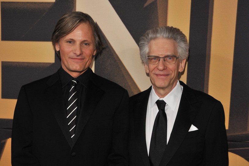 Urodzony w Kanadzie David Cronenberg to jeden z najbardziej kontrowersyjnych i oryginalnych reżyserów współczesnego kina. W parze z jego uwielbieniem milionów widzów na całym świecie nie idą jednak wyróżnienia w postaci Oscarów. Viggo Mortensen, który zagrał u Croneberga w trzech filmach, uważa, że to niewytłumaczalne, że na koncie Cronenberga nie ma nawet jednej nominacji do tej nagrody, nie mówiąc już o samej nagrodzie.
