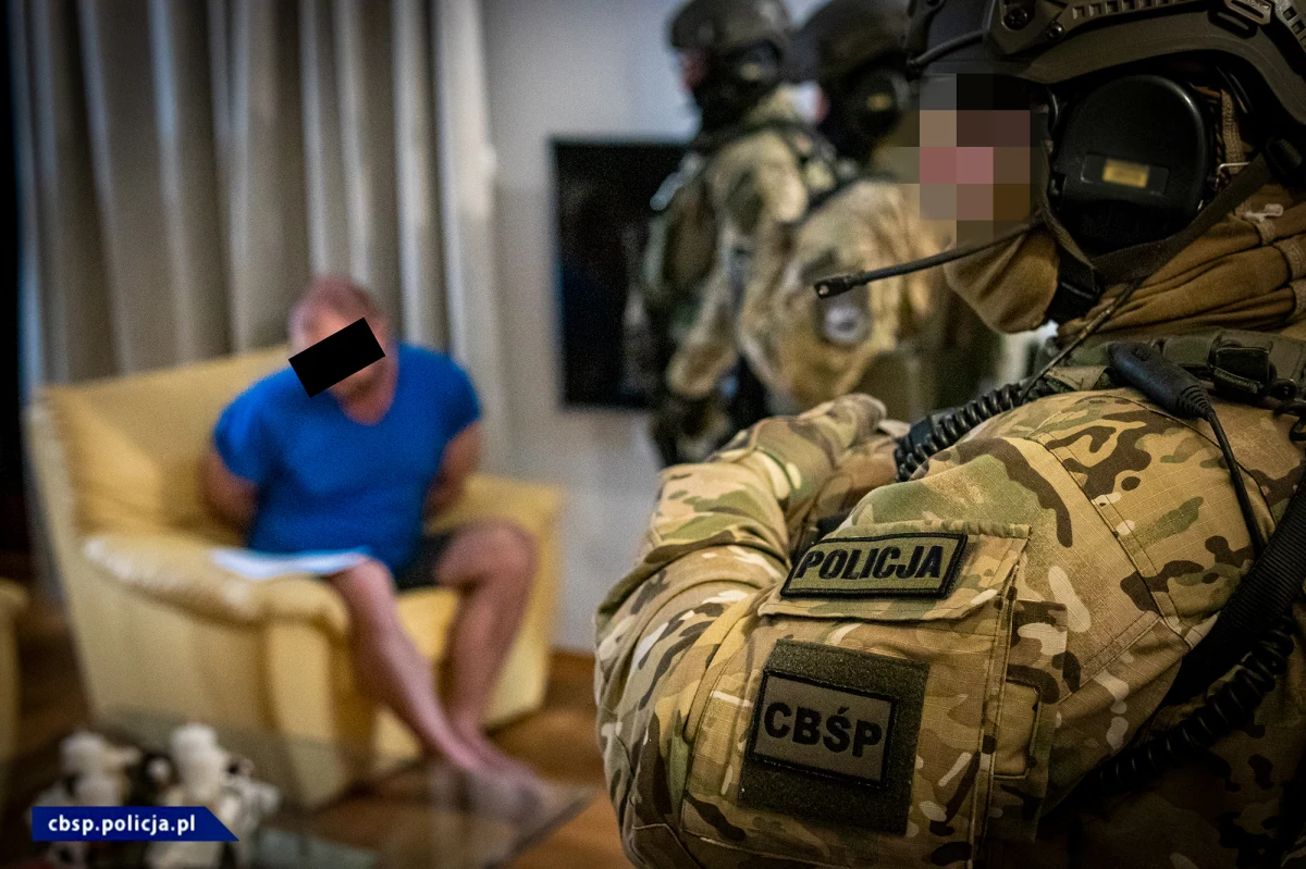 Gang narkotykowy powiązany z pseudokibicami jednej z poznańskich drużyn sportowych rozbili funkcjonariusze CBŚP. Zatrzymano 8 osób. 