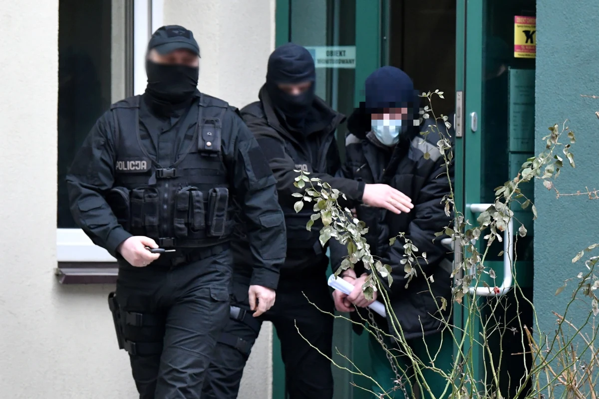 Łódzki sąd aresztował na trzy miesiące 57-latka, podejrzanego o zabójstwo i zgwałcenie w 1995 roku 22-letniej studentki. Wcześniej mężczyzna został wydany przez Rosję. 