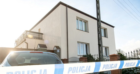 Nie żyje dwóch chłopców z miejscowości Turzany w gminie Inowrocław w województwie kujawsko-pomorskim. Ich ciała policjanci znaleźli w mieszkaniu. Dzieci, jak nieoficjalnie ustalił reporter RMF FM Kuba Kaługa, miały rany kłute. Wskazuje to na prawdopodobne zabójstwo. 