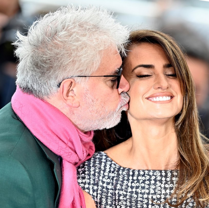 W marcu ruszają zdjęcia do filmu „Madres paralelas” („Równoległe matki”), nowego dzieła Pedra Almodovara. Jego gwiazdą będzie Penelope Cruz, a w pozostałych rolach zobaczymy Aitanę Sanchez Gijon oraz Milenę Smit. Obsadę uzupełniają Israel Elajde oraz dwie stałe współpracownice Almodovara – Julieta Serrano oraz Rossy de Palma.