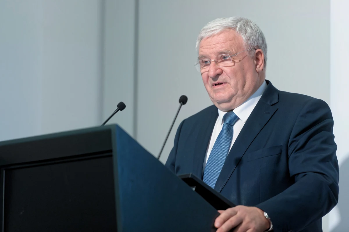 Były prezes związanej z PiS spółki Srebrna Kazimierz Kujda złożył nieprawdziwe oświadczenie lustracyjne. Instytut Pamięci Narodowej wysłał w tej sprawie dokumenty do sądu. Kujda, jeden z najbliższych współpracowników prezesa PiS Jarosława Kaczyńskiego, od 2015 roku stał na czele Narodowego Funduszu Ochrony Środowiska i Gospodarki Wodnej. Do dymisji podał się w 2019 r. po medialnych doniesieniach o jego współpracy ze Służbą Bezpieczeństwa PRL.