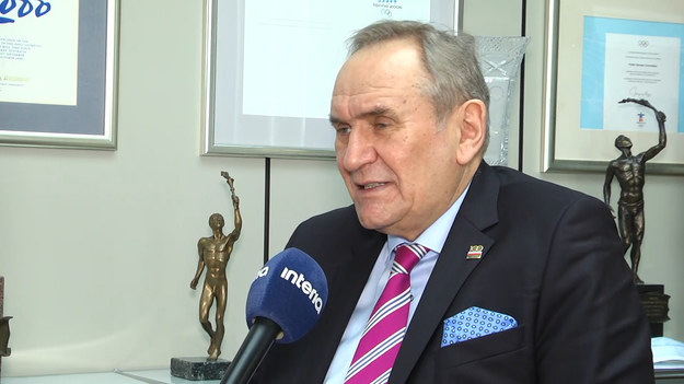 W czasie mojej ponad 15 letniej kadencji na stanowisku prezesa Związku Piłki Ręcznej w Polsce udało się nam osiągnąć wiele sukcesów. Ale chyba najbardziej cenię sobie, że udało się nam stworzyć fantastyczny zespół. Jestem pewien, że poradzi sobie w dalszej pracy dla tej dyscypliny sportu - mówi w rozmowie z Interią Andrzej Kraśnicki, były prezes Związku Piłki Ręcznej w Polsce.