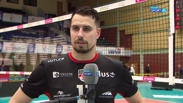 W spotkaniu 24. kolejki PlusLigi Verva Warszawa Orlen Paliwa przegrała z Asseco Resovią 1-3. - Nieźle graliśmy w bloku i obronie. Mieliśmy dużo kontr. To był klucz do zwycięstwa. Na boisku zawsze walczę i daję z siebie maksa. Może tym razem drużyna potrzebowała tego bardziej niż zawsze - powiedział Fabian Drzyzga, kapitan Asseco Resovii Rzeszów.