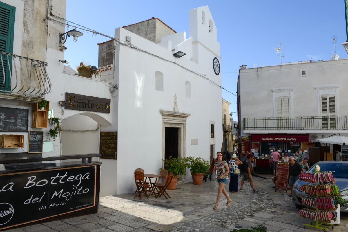 Oferty sprzedaży domów w cenie od 1 euro do 15 tysięcy euro w miasteczku w Apulii na południu Włoch wywołały ogromne zainteresowanie; napłynęło 7 tysięcy zgłoszeń z wielu krajów - poinformowały lokalne władze. I zachwalają, że Apulia to także idealne miejsce na pracę zdalną.