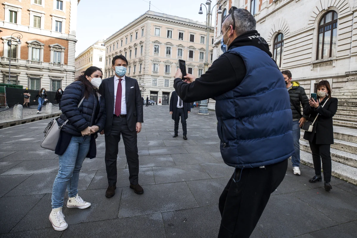 Żadnych rozstrzygnięć nie przyniosły dotychczasowe rozmowy w sprawie powołania nowego rządu Włoch, prowadzone przez desygnowanego na premiera Mario Draghiego. W sobotę po serii jego spotkań z liderami ugrupowań parlamentarnych zapowiedziano drugą rundę rozmów.