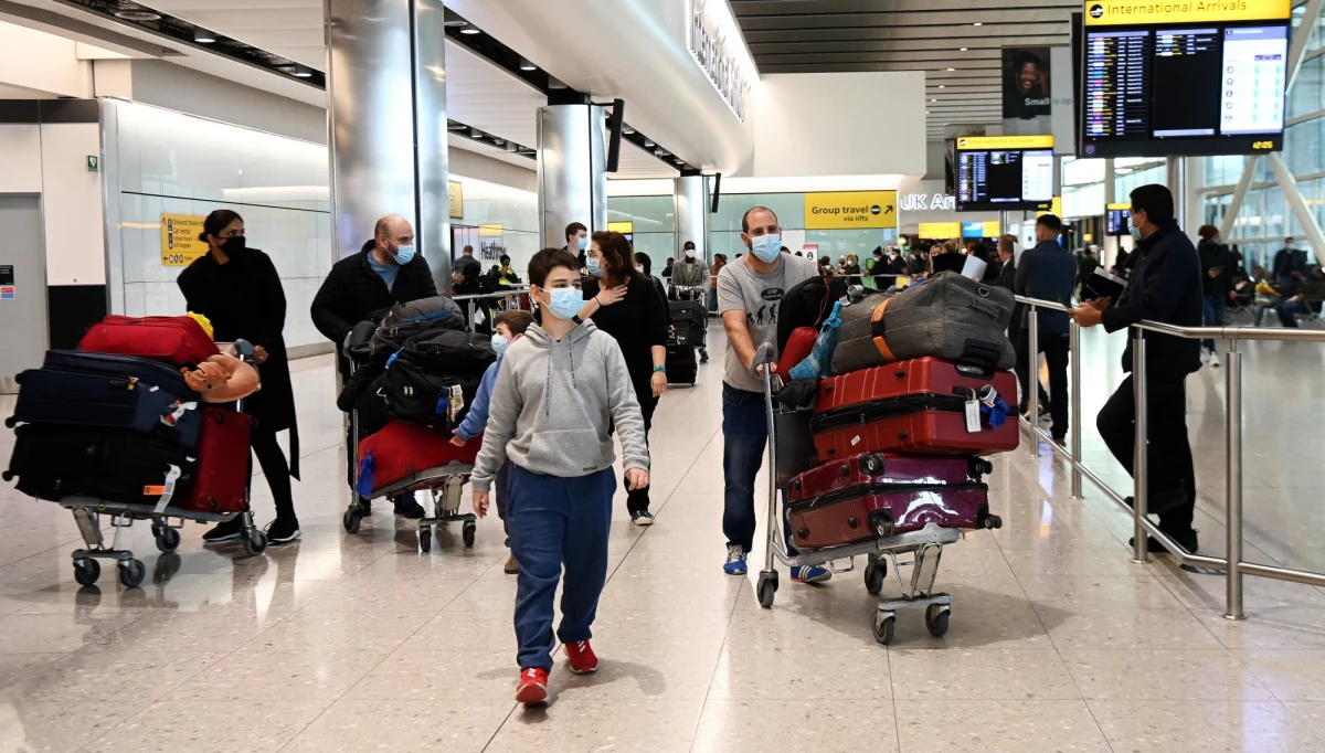 W związku z pandemią i nowymi wariantami koronawirusa kolejne kraje Europy ograniczają możliwość podróżowania. Francja zamknęła się na przybyszów spoza UE, Belgia zakazała podróży turystycznych do końca marca, a Wielka Brytania wprowadzi obowiązkową kwarantannę w hotelach dla swoich obywateli wracających z najbardziej niebezpiecznych epidemicznie krajów.