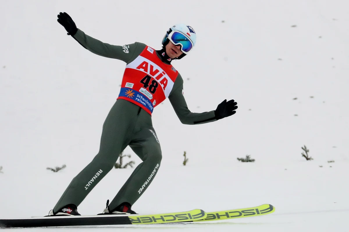 Brakuje mi jeszcze wykończenia drobnych rzeczy, tych, których się człowiek uczy przez całą karierę sportową - tak Kamil Stoch ocenił niedzielny konkursu Pucharu Świata w skokach narciarskich w Klingenthal, w którym zajął szóste miejsce
