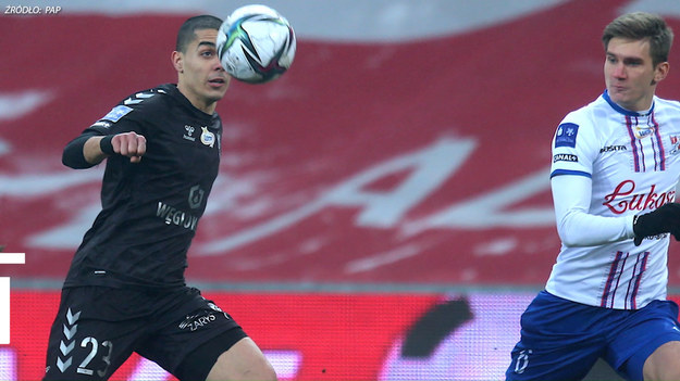 Podbeskidzie Bielsko-Biała wygrała z Górnikiem Zabrze 2-1. Oto dwie kontrowersje, które omówił na łamach Interii ekspert sędziowski Łukasz Rogowski. Cały artykuł z omówieniem kontrowersji z meczu znajdziesz tutaj.