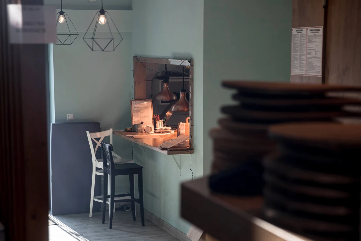 Nie ma zgody rządu na szerokie otwarcie restauracji w hotelach, co najmniej do końca tego miesiąca - ustalili dziennikarze RMF FM. Takie stanowisko usłyszała branża hotelowa.