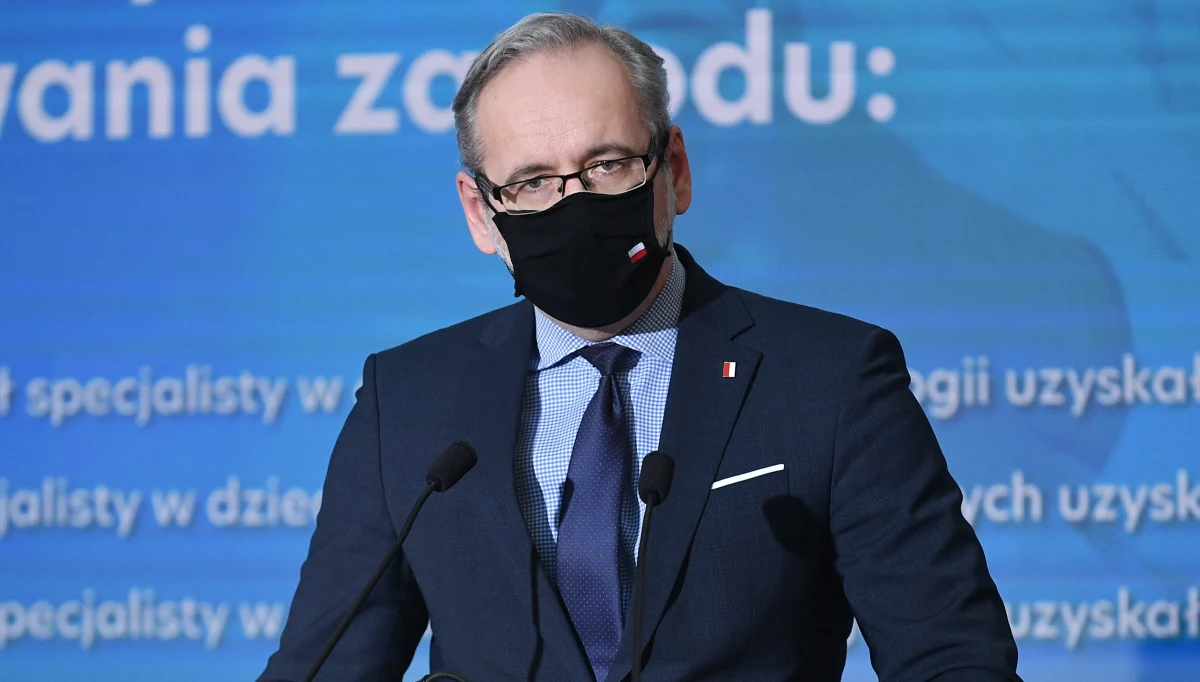 System ochrony zdrowia nie podoła liczbie powyżej 30 tys. zakażeń dziennie. Będę rekomendował powrót do większych ograniczeń, jeśli przekroczymy 10 tys. zakażeń - zapowiada minister zdrowia Adam Niedzielski w rozmowie z "Dziennikiem Gazetą Prawną". 