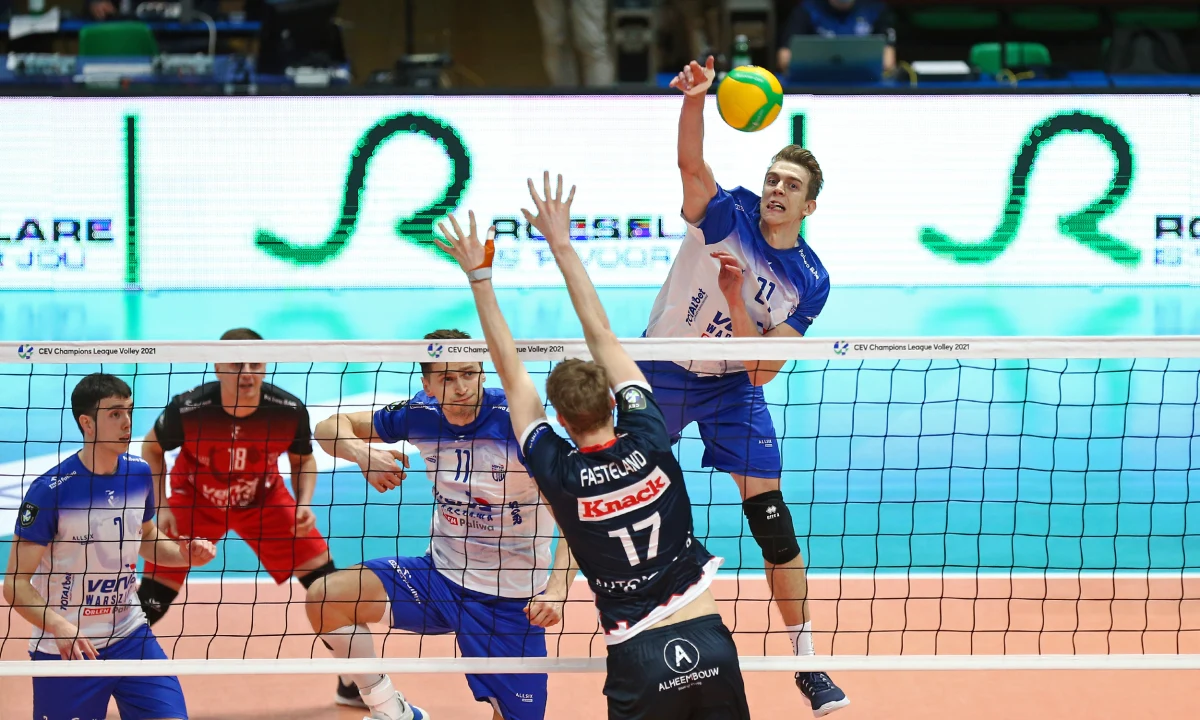 Siatkarze Vervy Warszawa Orlen Paliwa wygrali z belgijskim zespołem Knack Roeselare 3:1 (20:25, 25:19, 25:20, 25:18) w swoim pierwszym meczu turnieju grupy D Ligi Mistrzów. Kolejnymi rywalami ekipy prowadzonej przez Andreę Anastasiego będą Leo Shoes Modena i Kuzbass Kemerowo.