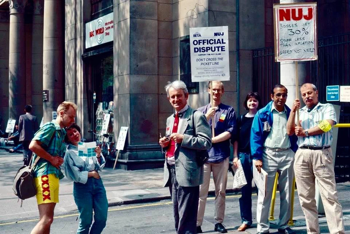 Strajki zdarzają się także w mediach publicznych. Nasz londyński korespondent Bogdan Frymorgen, przez wiele lat pracował w Serwisie Światowym BBC, a więc w publicznej rozgłośni. Wielokrotnie uczestniczył również w różnych protestach. 