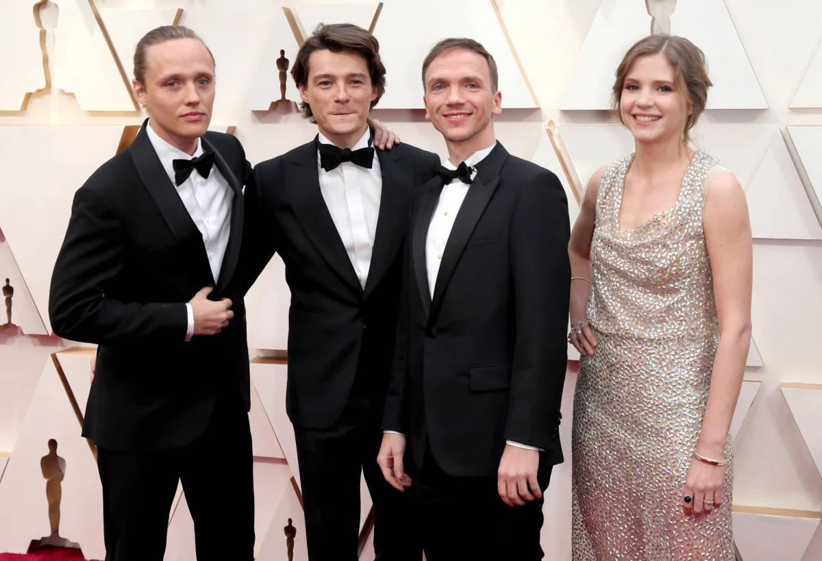 "Boże Ciało" Jana Komasy otrzymało nominację do Cezara w kategorii najlepszy film zagraniczny. O statuetkę będzie konkurować z "Na rauszu" Thomasa Vinterberga, "1917" Sama Mendesa, "Mrocznymi wodami" Todda Heynesa i "The August Virgin" Jonasa Trueby.