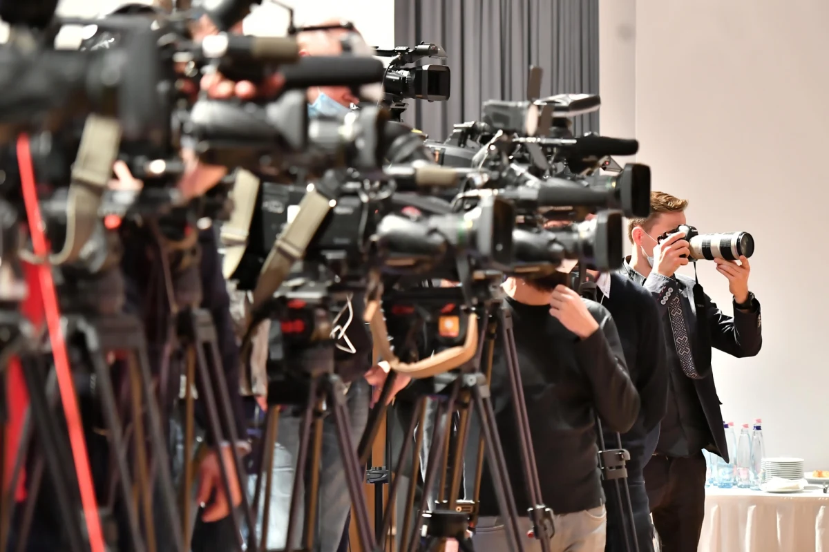 Rząd fałszywie próbuje przekonywać, że w nowym podatku medialnym chodzi o uderzenie w cyfrowych gigantów. Kłopot w tym, że to zasłona dymna. Dlaczego – wyjaśnimy poniżej. Przypomnijmy, rząd chce wprowadzić nowy podatek reklamowy w wysokości nawet 15 procent. Przeciwko tym planom protestują wolne media w Polsce.