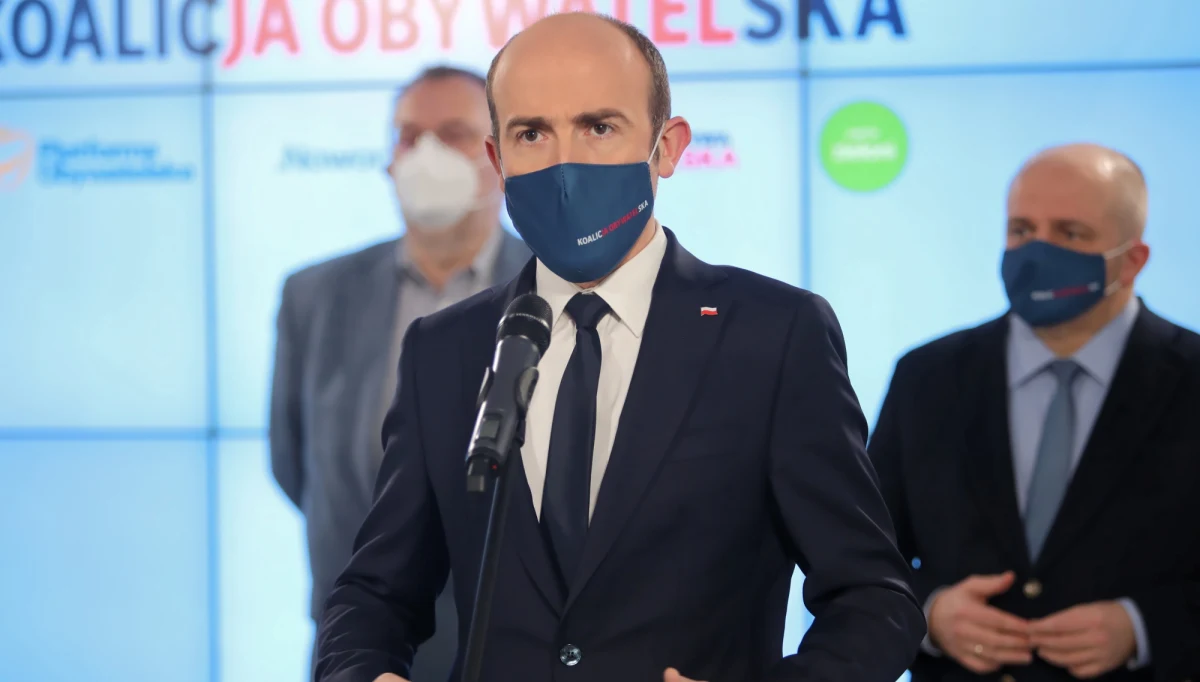 Opozycja chce międzypartyjnej konsultacji w sprawie zablokowania przez rząd podatku od reklam prezentowanych w mediach. Szef Platformy Obywatelskiej Borys Budka poinformował, że do rozmów zostaną zaproszeni także wicepremier i prezes Porozumienia Jarosław Gowin oraz lider ruchu Polska 2050 Szymon Hołownia. 