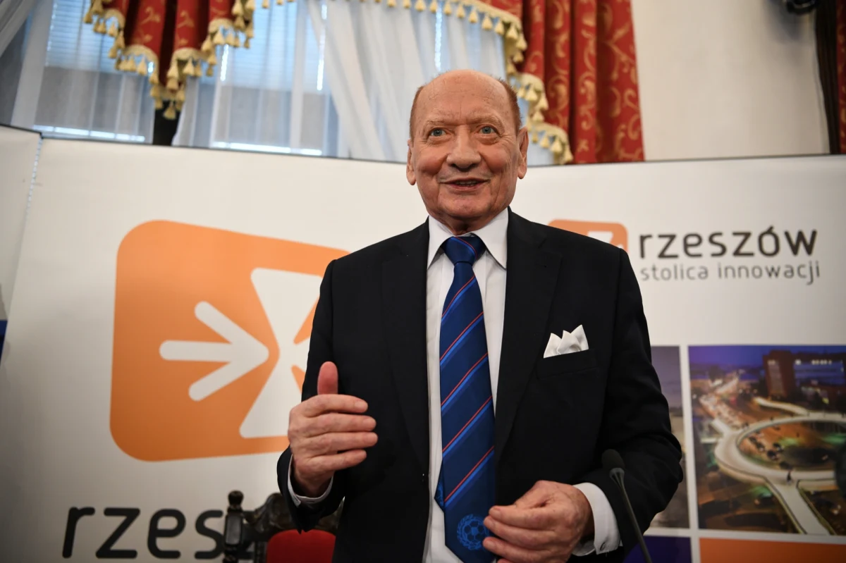 Wiosną odbędą się przyspieszone wybory prezydenckie w Rzeszowie. Wczoraj rezygnację ze stanowiska złożył Tadeusz Ferenc. Pełnił on tę funkcję od 19 lat. Pismo o rezygnacji wpłynęło do komisarza wyborczego wczoraj po południu. 