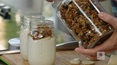 "Ewa gotuje": Granola z bananem i jogurtem oraz batoniki kokosowe