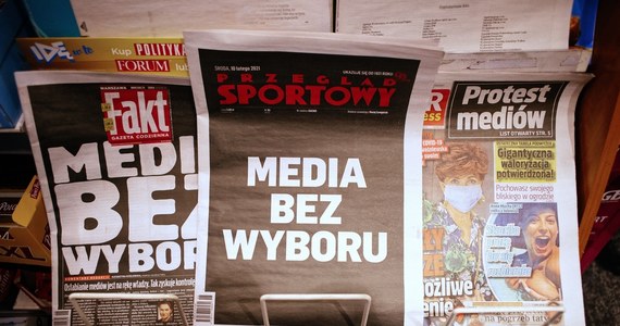 Przymus ekonomiczny - to jeden z instrumentów, który może być wykorzystywany po to, żeby zmusić media krytyczne wobec władzy, żeby przestały takimi być; aby przestały publikować, a nawet szukać kłopotliwych tematów. To znany na całym świecie mechanizm nacisku na media nieprzychylne rządzącym. Niezależne finansowo od władzy media dają gwarancję spełniania swojej funkcji - patrzenia jej na ręce. O mechanizmach nacisku dziennikarz RMF FM Krzysztof Kot rozmawiał z dr. hab. Robertem Szwedem, socjologiem, medioznawcą z Katolickiego Uniwersytetu Lubelskiego.