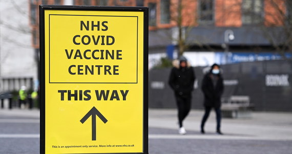 Wielka Brytania, aby ograniczyć rozprzestrzenianie się koronawirusa, może być zmuszona do utrzymania "niektórych środków", dopóki cała jej dorosła populacja nie zostanie zaszczepiona - uważa Susan Hopkins, dyrektor zarządzająca Public Health England.