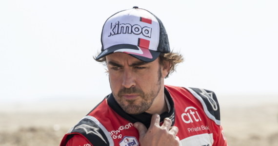 Fernando Alonso miał operację górnej szczęki, pozostanie w szpitalu przez najbliższe dwie doby - taką informację przekazał jego team Alpine. Kierowca Formuły 1 został wczoraj potrącony przez samochód. 