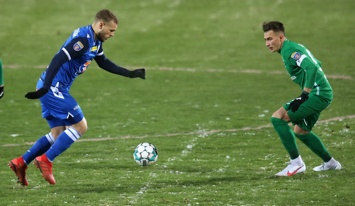 Legia Warszawa podejmie Piasta Gliwice, a Lech Poznań zagra z Rakowem Częstochowa w 1/4 finału piłkarskiego Pucharu Polski. Broniąca trofeum Cracovia trafiła na Chojniczankę Chojnice. Losowanie odbyło się w siedzibie PZPN.